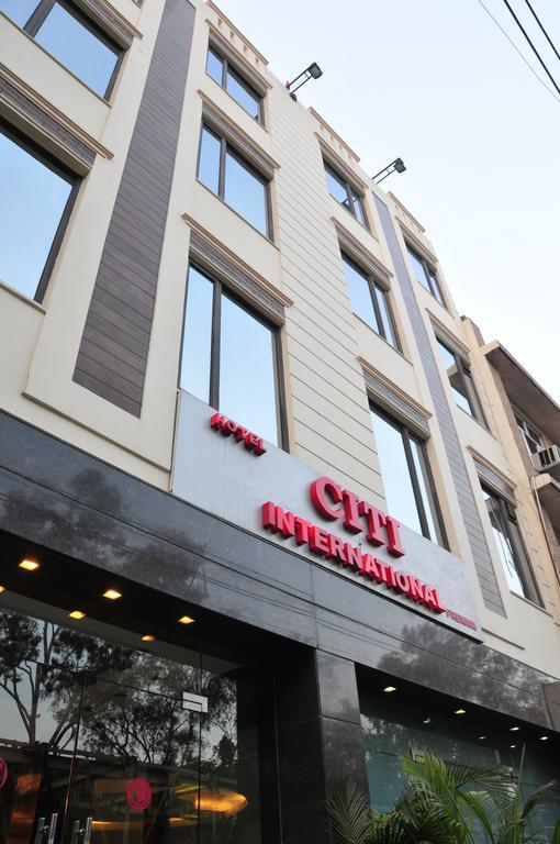 Citi International Hotel New Delhi Exterior photo