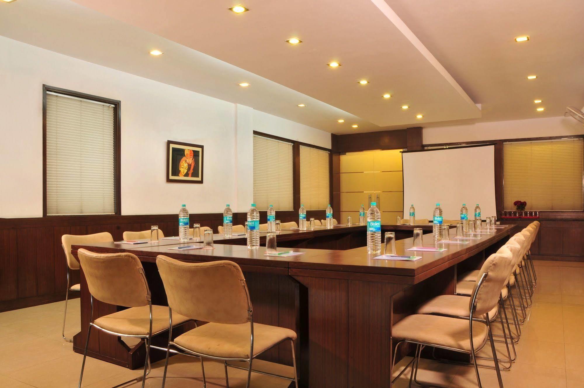 Hotel Citi International Delhi  Exterior photo